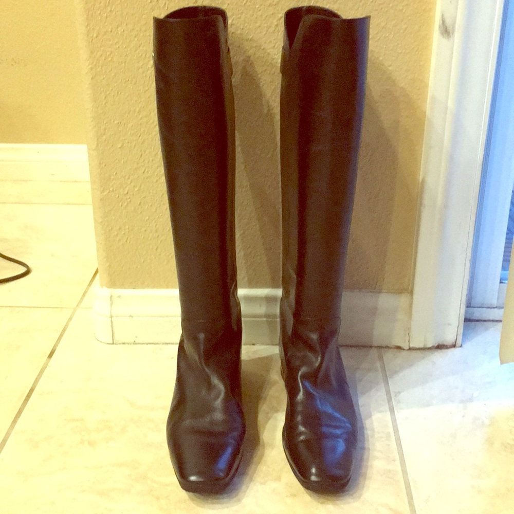 Roger Vivier Black Leather Buckle Boots